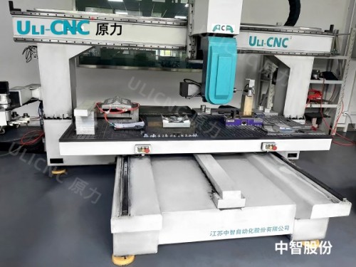 原力U2五軸加工碳纖維復(fù)合材料